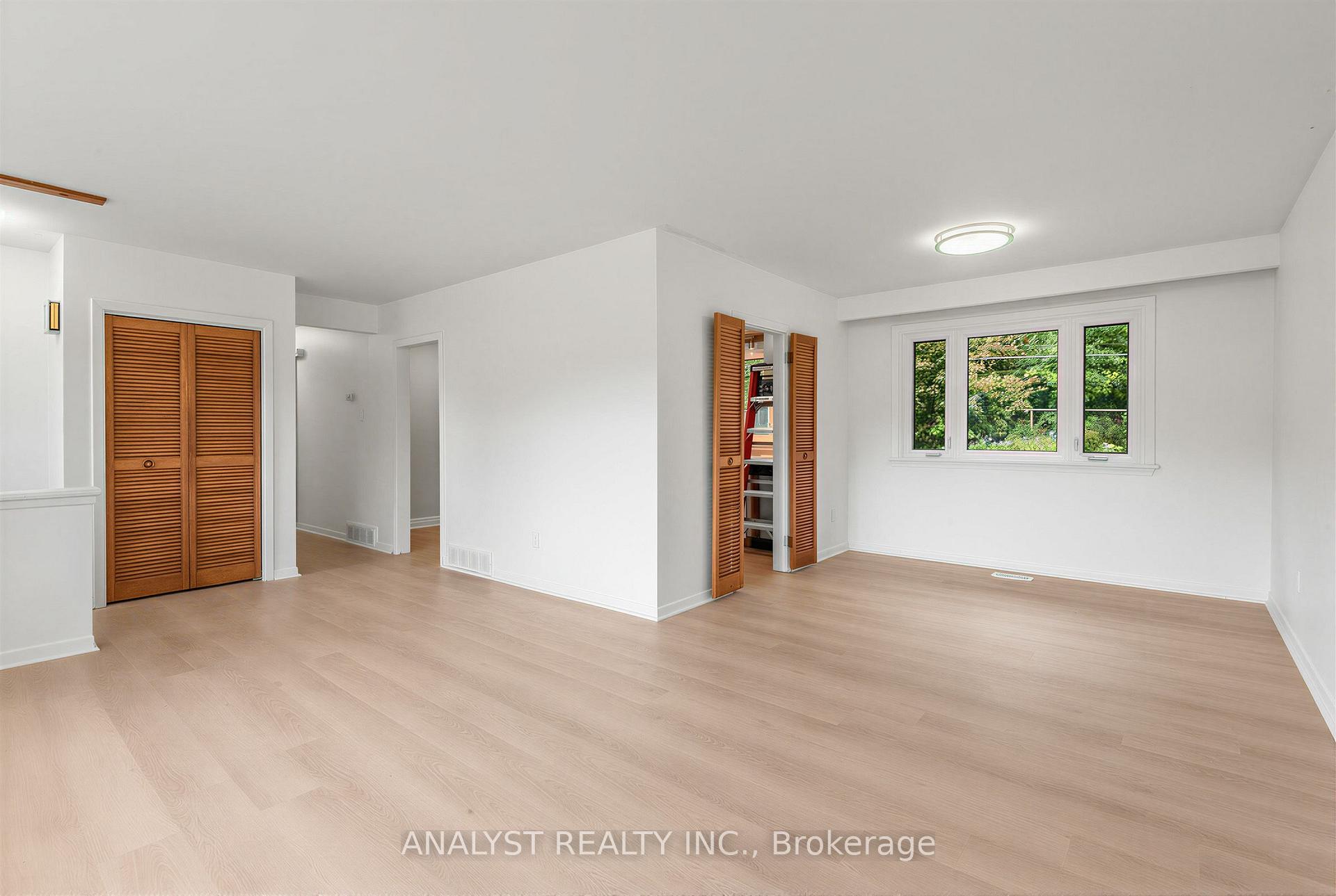 Photo 11 of 104 Cardish Street, Vaughan, Kleinburg — HOMEH