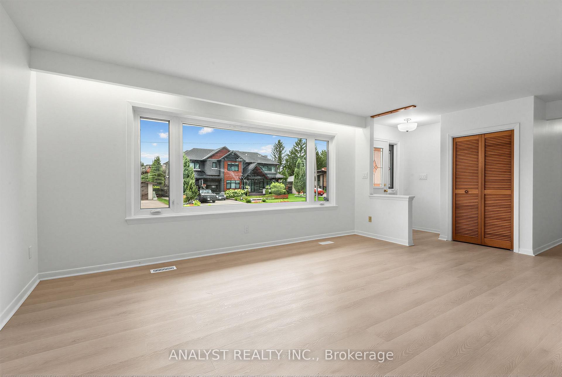 Photo 12 of 104 Cardish Street, Vaughan, Kleinburg — HOMEH