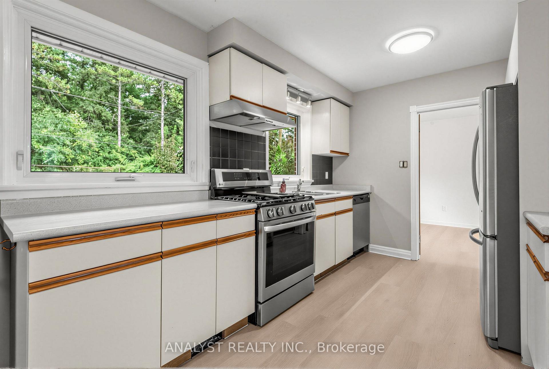 Photo 17 of 104 Cardish Street, Vaughan, Kleinburg — HOMEH
