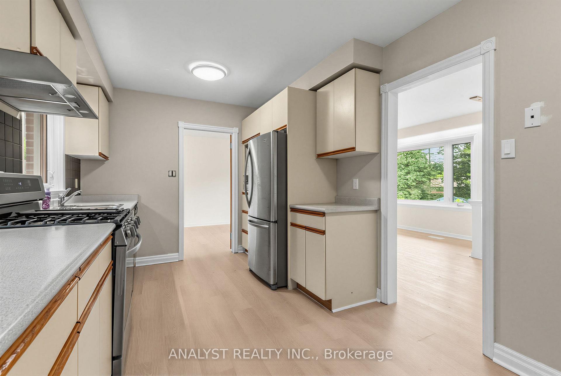Photo 18 of 104 Cardish Street, Vaughan, Kleinburg — HOMEH