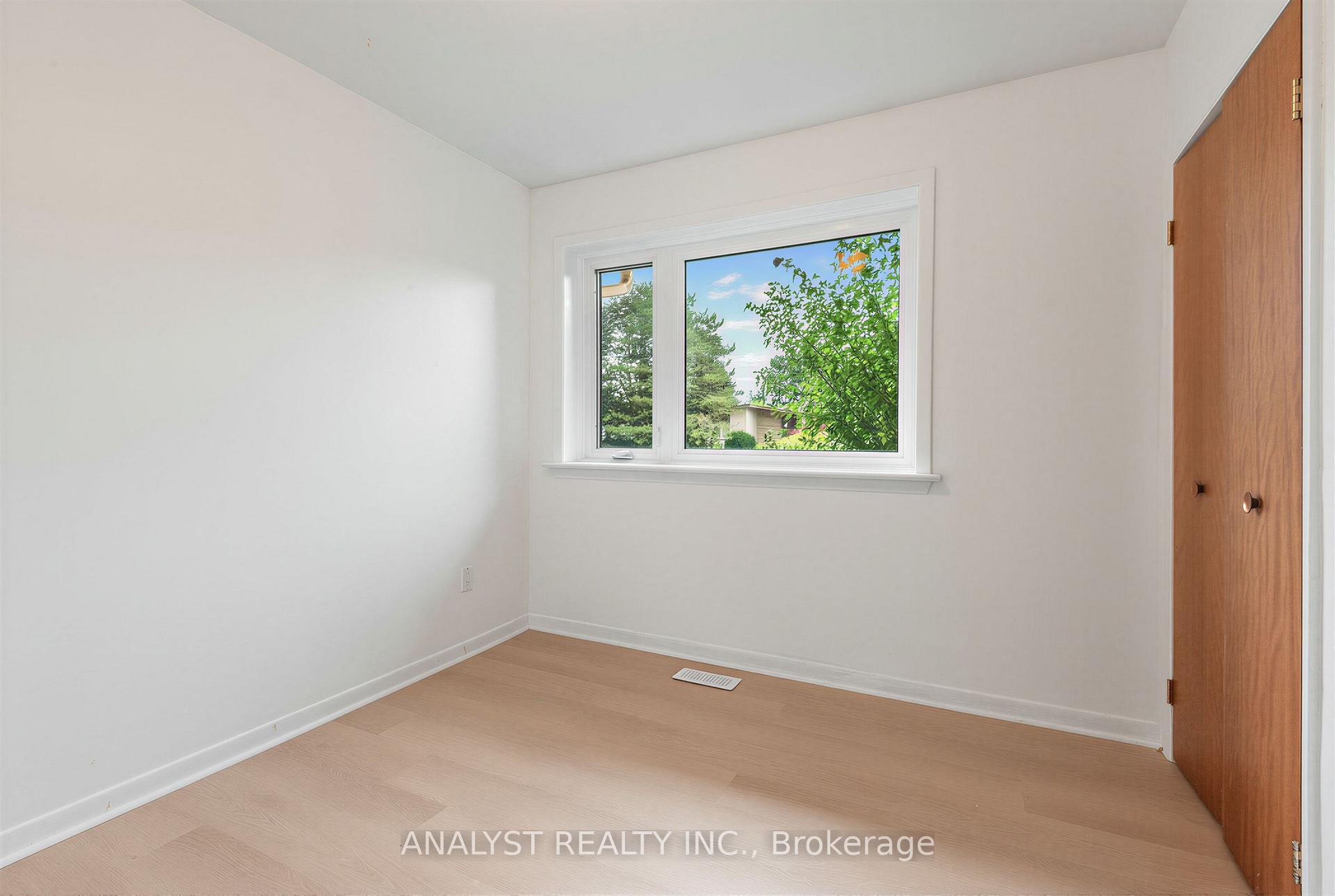 Photo 20 of 104 Cardish Street, Vaughan, Kleinburg — HOMEH