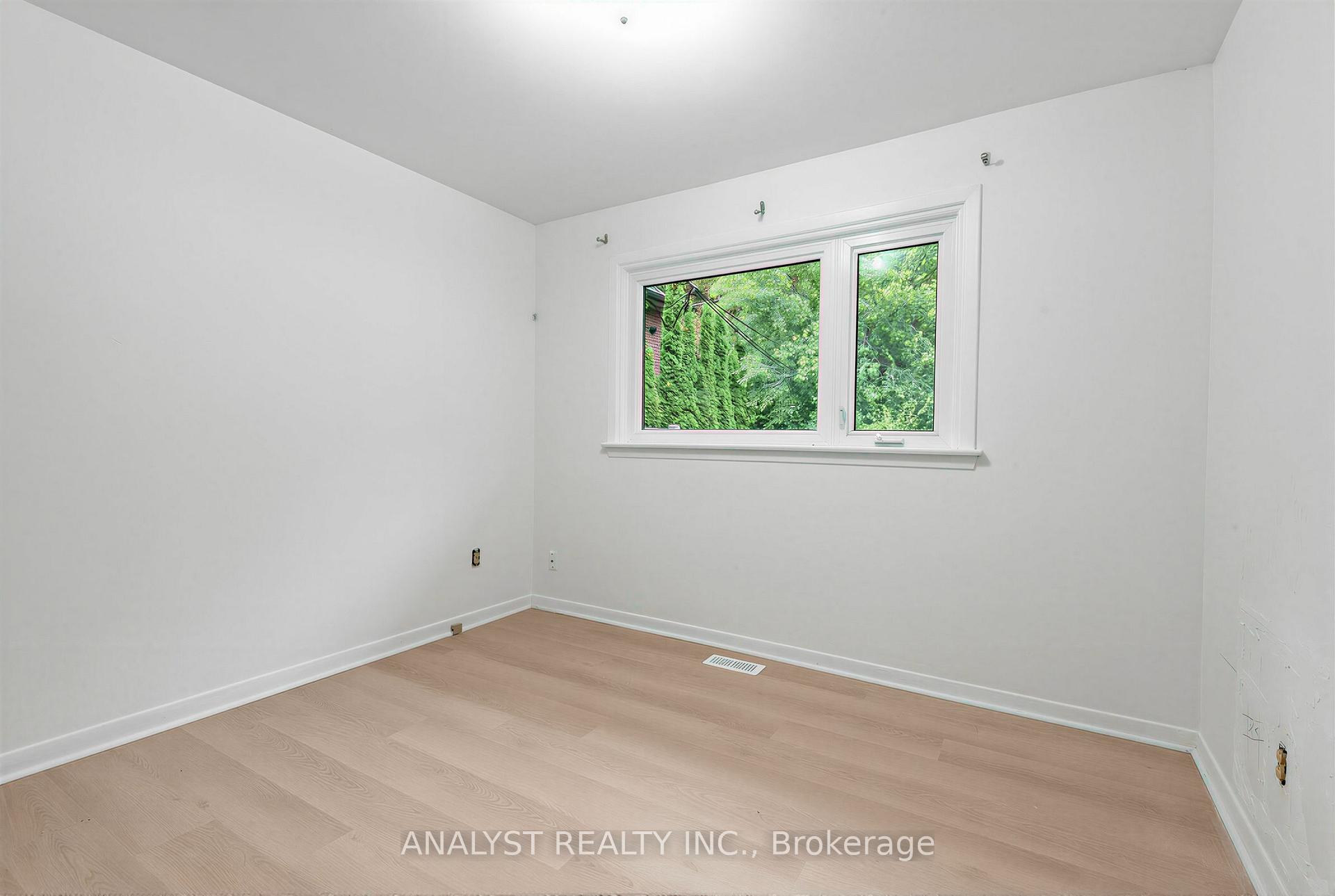 Photo 24 of 104 Cardish Street, Vaughan, Kleinburg — HOMEH