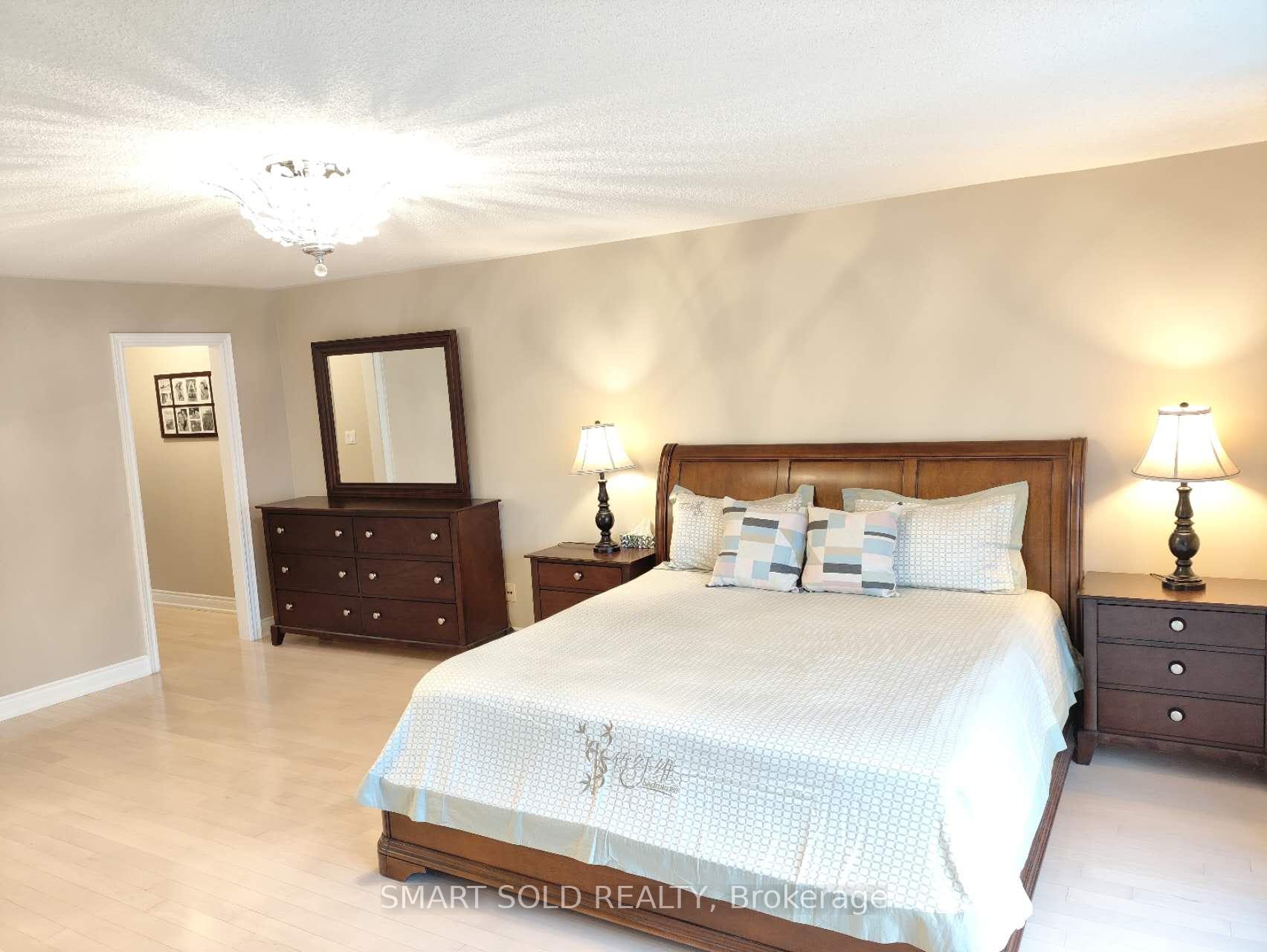 Photo 5 of 67 Chantilly Crescent, Richmond Hill, Westbrook — HOMEH