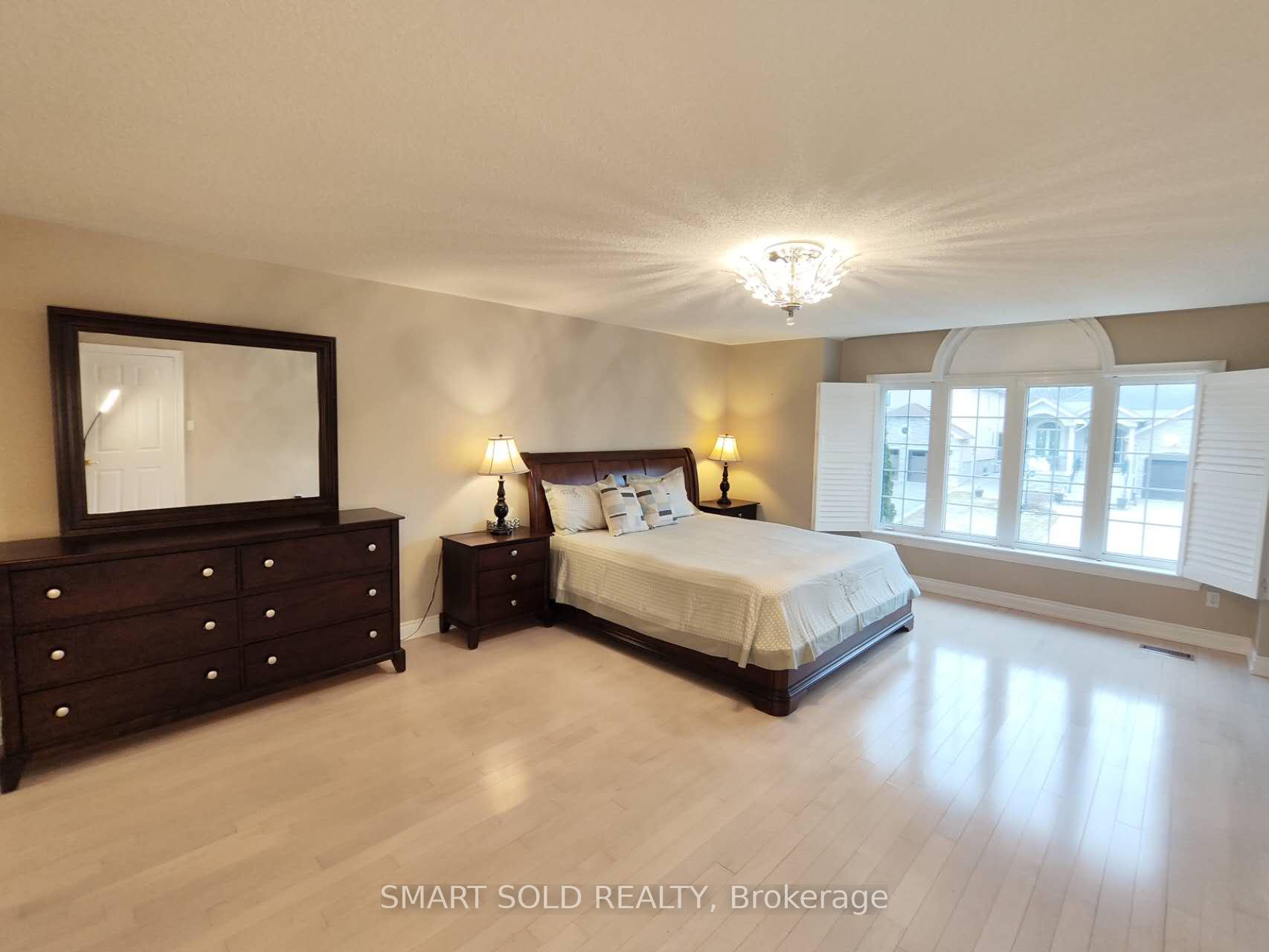 Photo 7 of 67 Chantilly Crescent, Richmond Hill, Westbrook — HOMEH