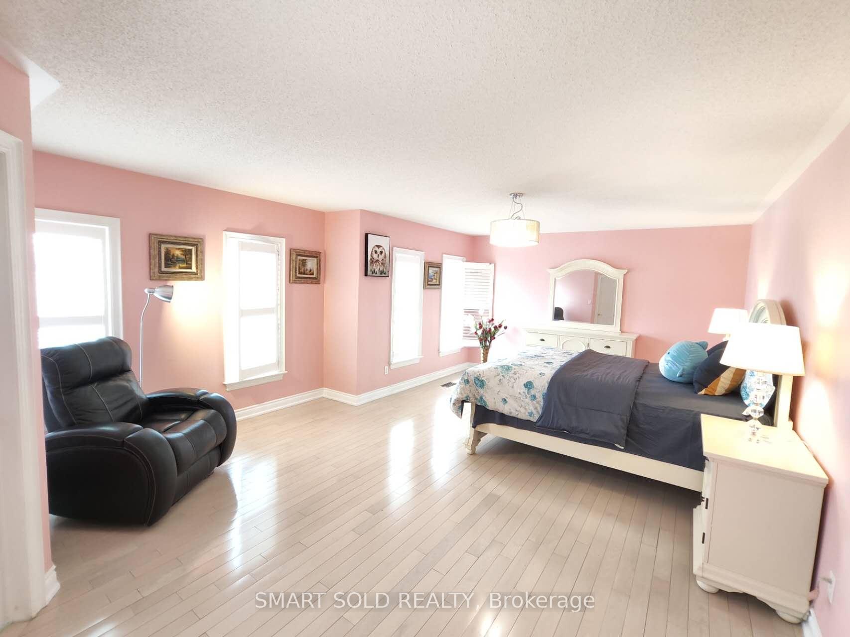 Photo 13 of 67 Chantilly Crescent, Richmond Hill, Westbrook — HOMEH