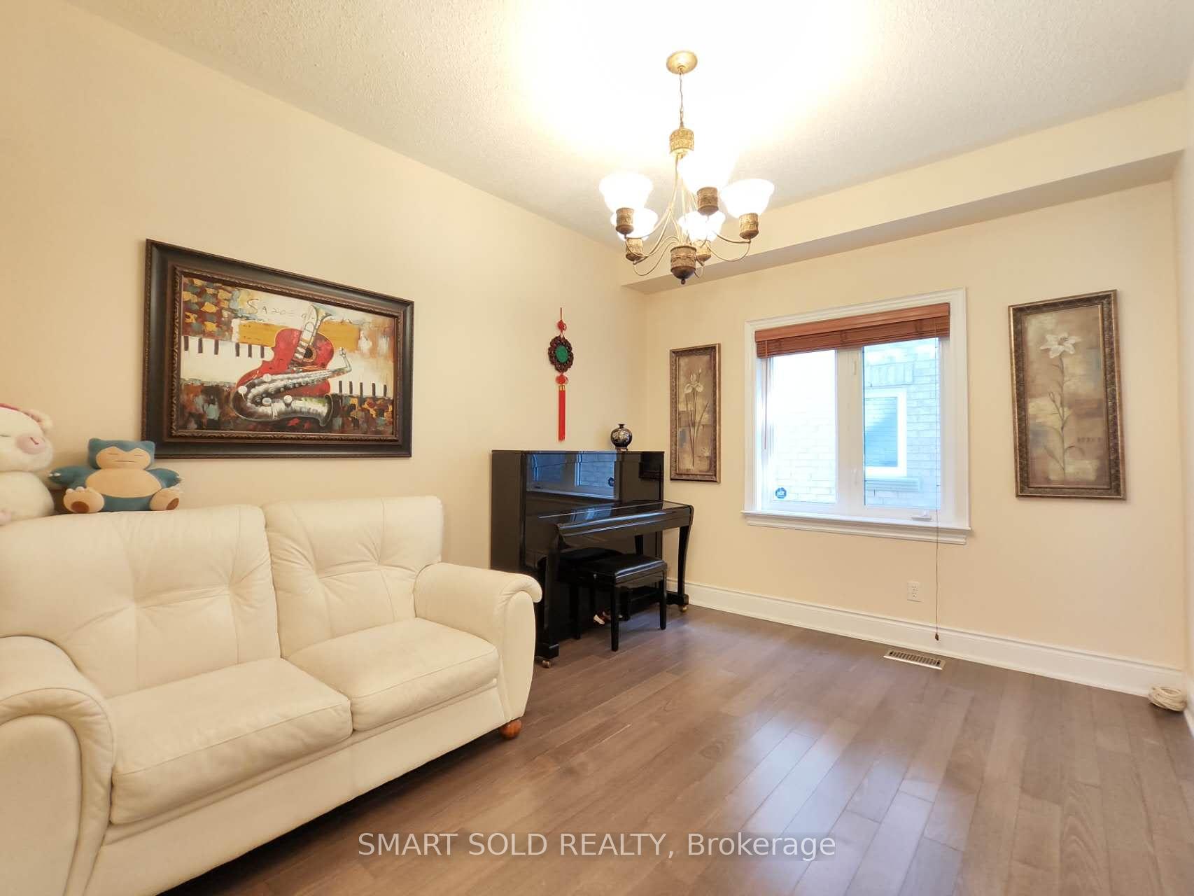 Photo 25 of 67 Chantilly Crescent, Richmond Hill, Westbrook — HOMEH
