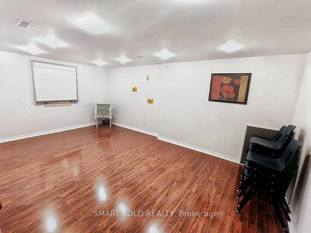 Photo 33 of 67 Chantilly Crescent, Richmond Hill, Westbrook — HOMEH