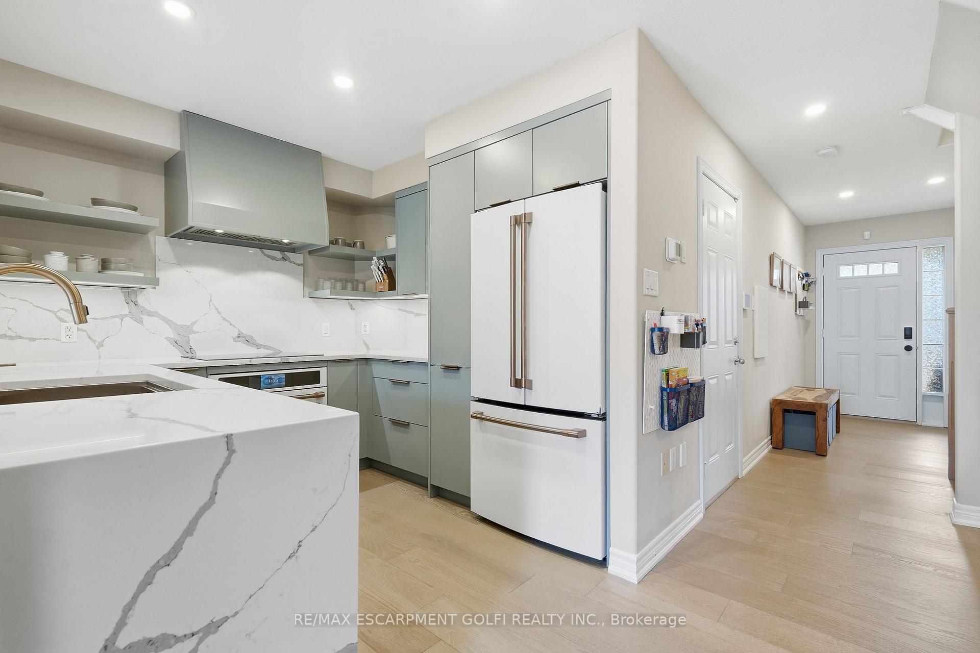 Photo 6 of 4480 Comfort Crescent, Lincoln, Beamsville — HOMEH