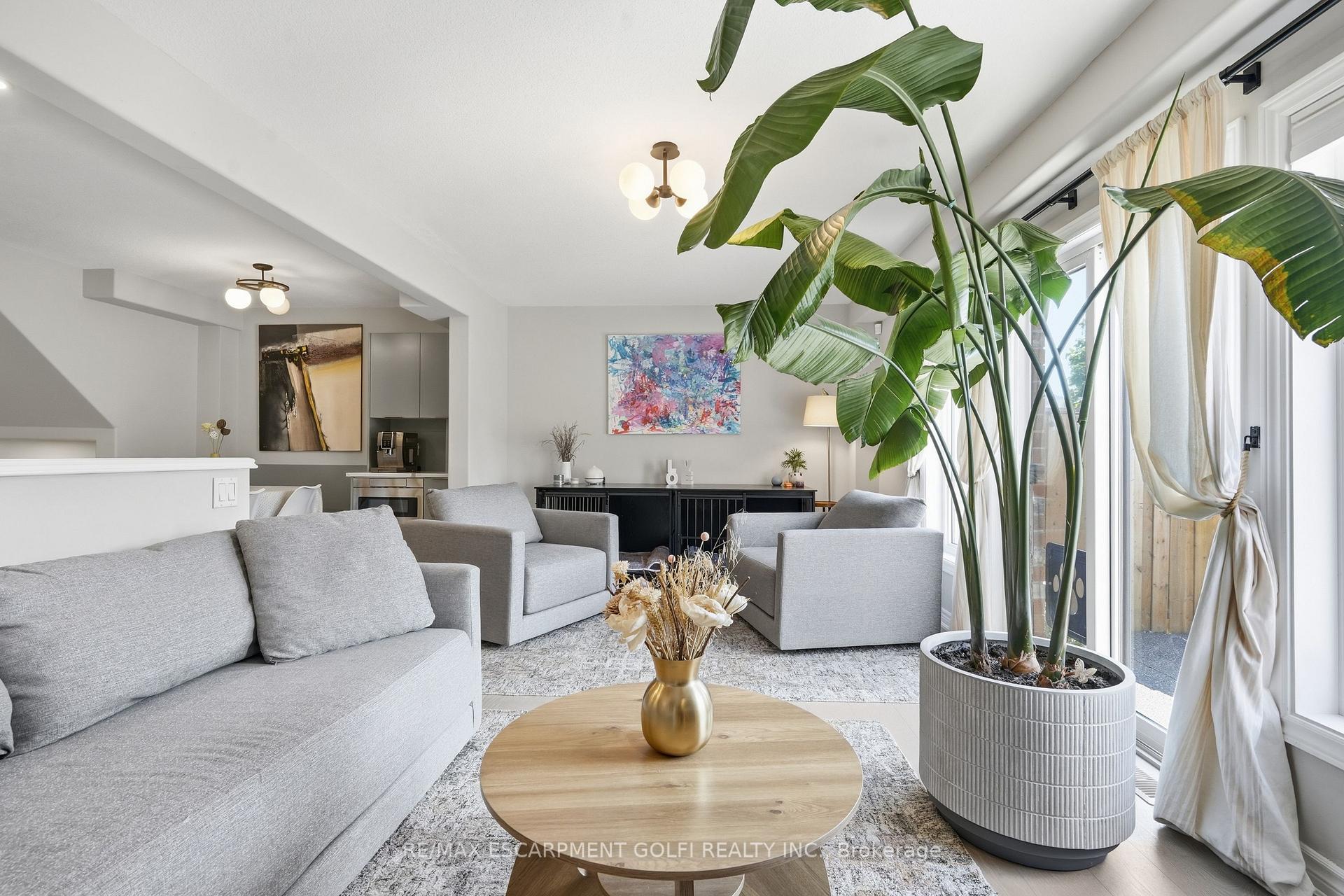 Photo 15 of 4480 Comfort Crescent, Lincoln, Beamsville — HOMEH