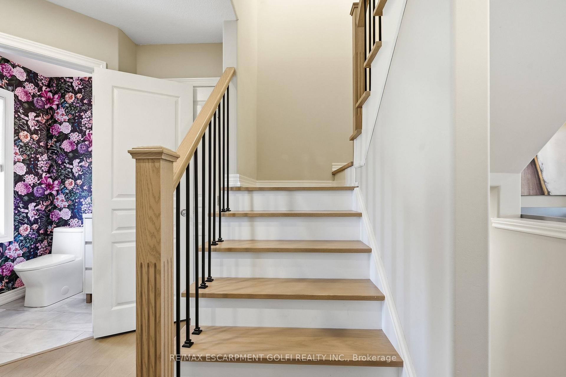 Photo 16 of 4480 Comfort Crescent, Lincoln, Beamsville — HOMEH