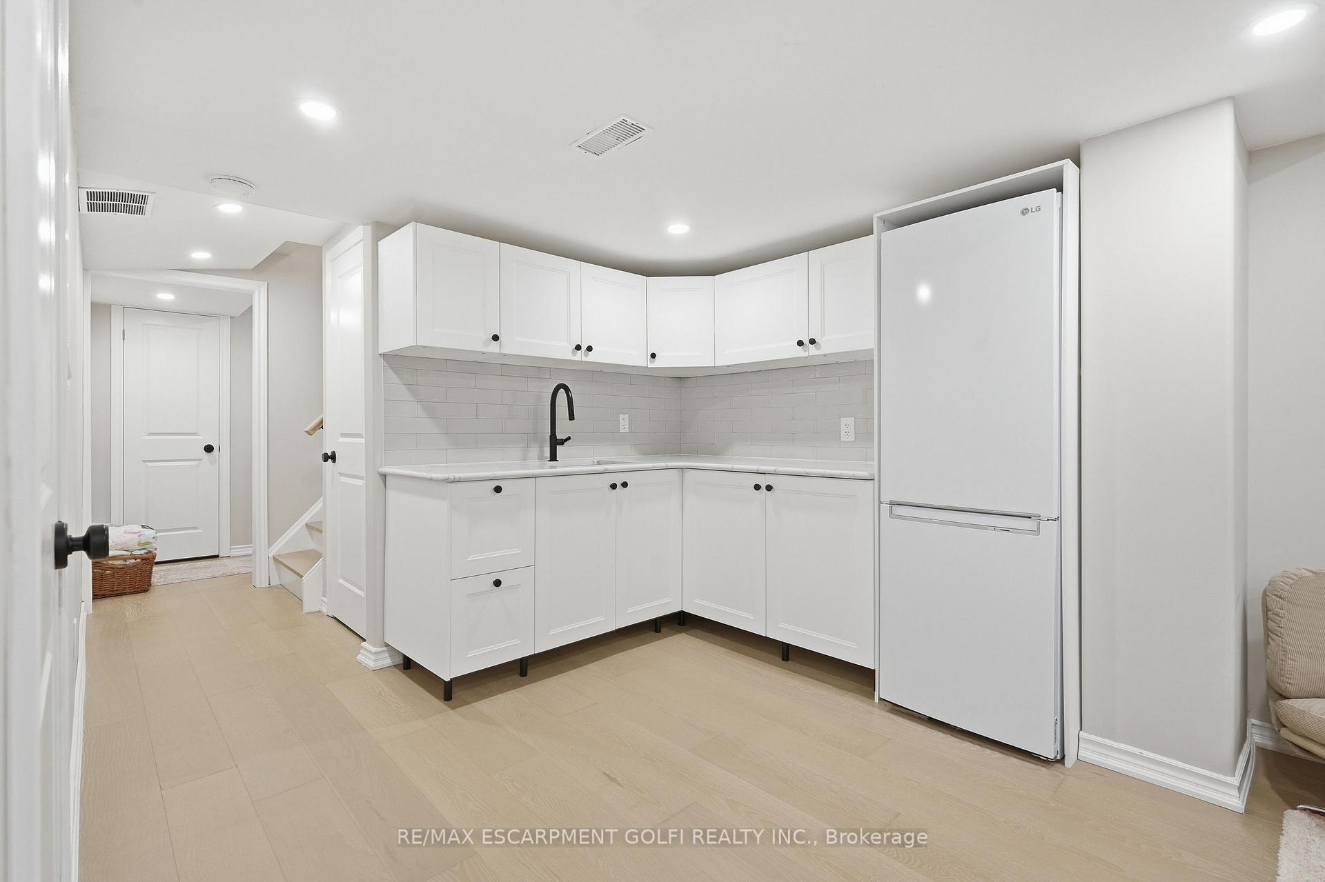 Photo 30 of 4480 Comfort Crescent, Lincoln, Beamsville — HOMEH