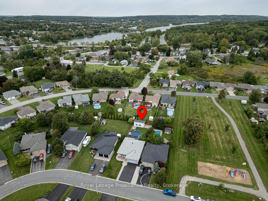 Photo 2 of 16 Forest Valley Drive, Quinte West, Frankford Ward — HOMEH