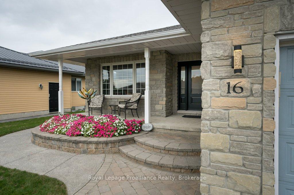 Photo 11 of 16 Forest Valley Drive, Quinte West, Frankford Ward — HOMEH