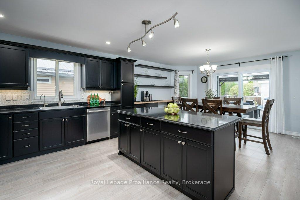 Photo 18 of 16 Forest Valley Drive, Quinte West, Frankford Ward — HOMEH