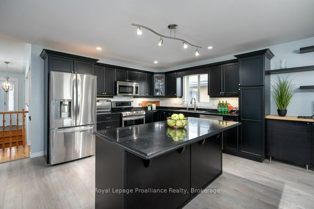 Photo 19 of 16 Forest Valley Drive, Quinte West, Frankford Ward — HOMEH