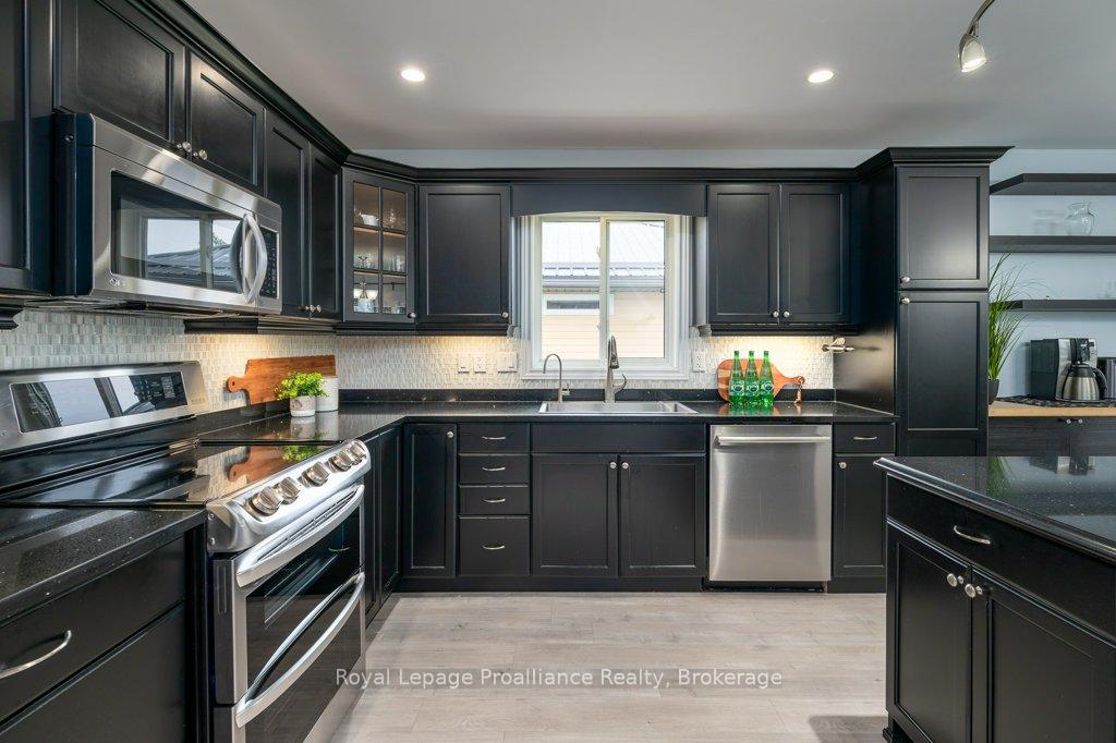 Photo 21 of 16 Forest Valley Drive, Quinte West, Frankford Ward — HOMEH