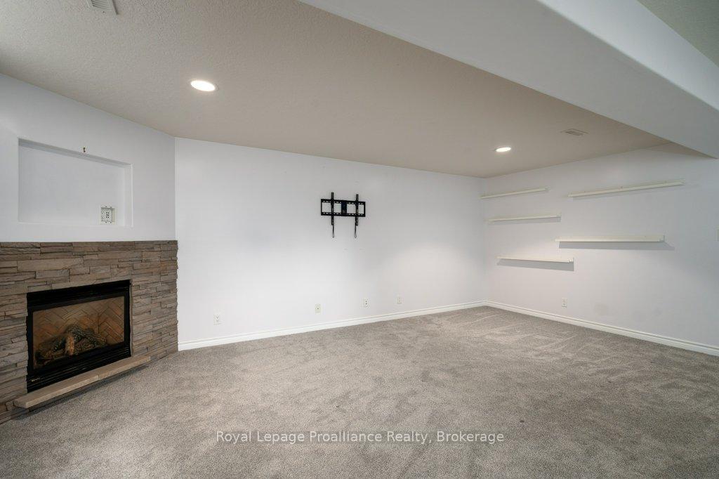 Photo 42 of 16 Forest Valley Drive, Quinte West, Frankford Ward — HOMEH