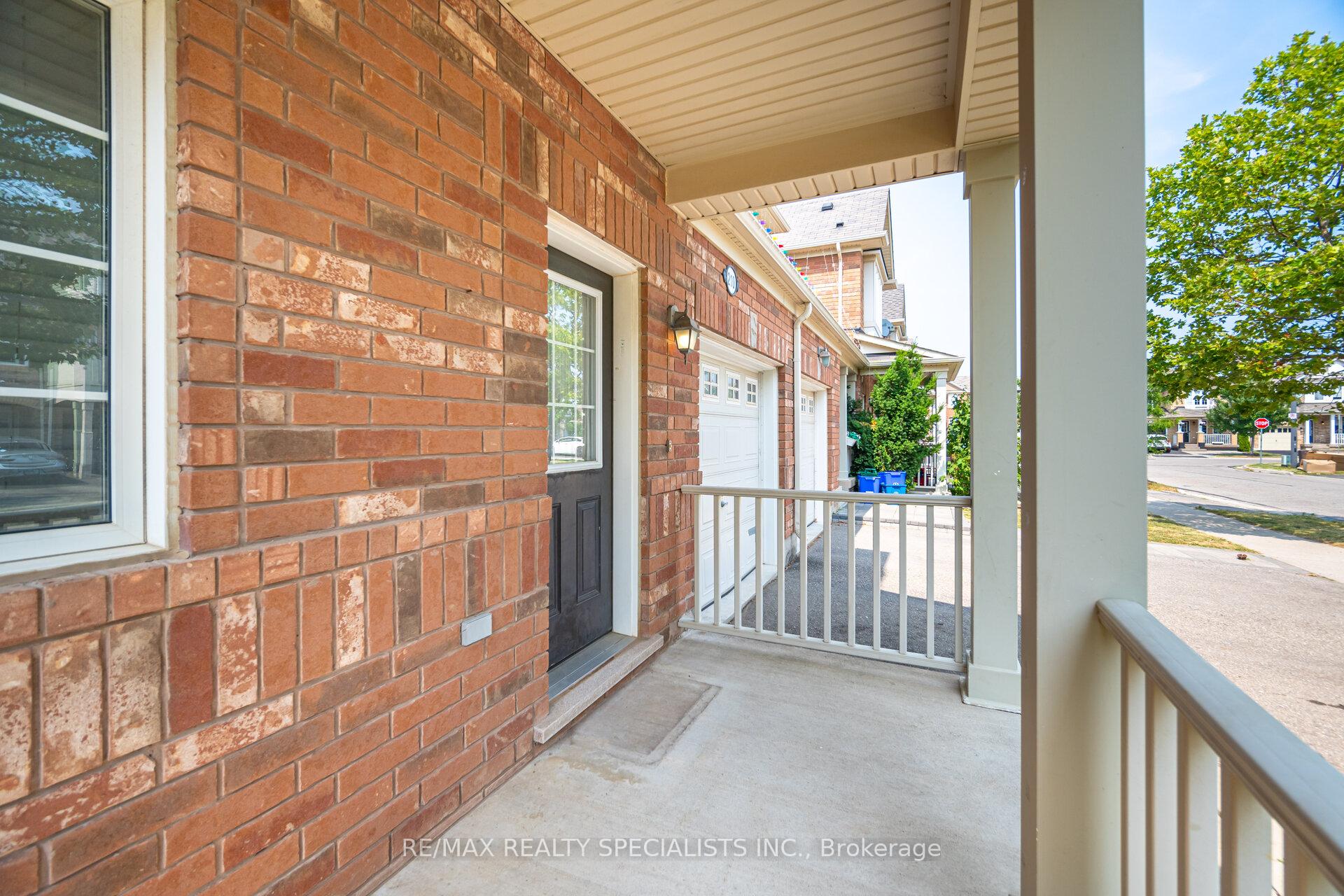 Photo 5 of 210 Woodley Crescent, Milton, Willmott — HOMEH