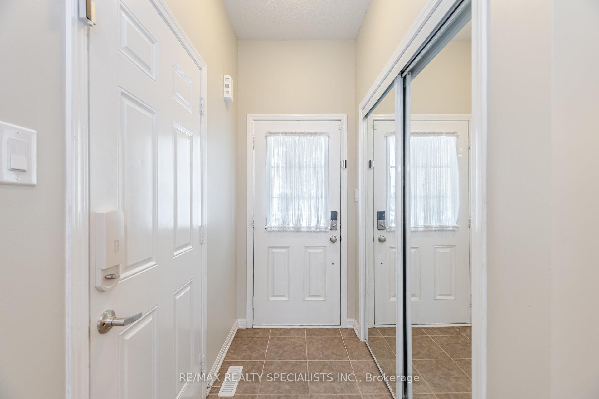 Photo 6 of 210 Woodley Crescent, Milton, Willmott — HOMEH