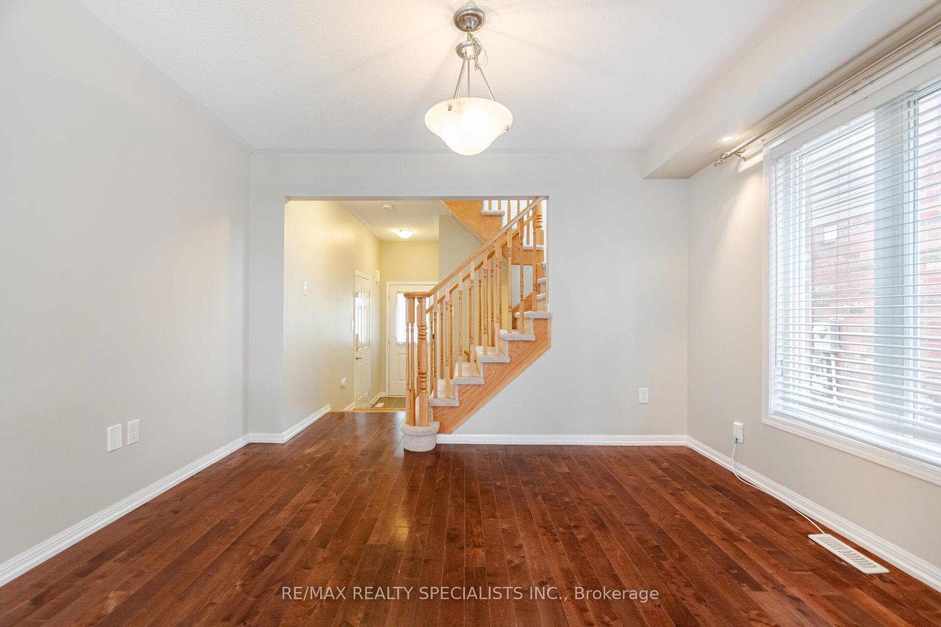 Photo 10 of 210 Woodley Crescent, Milton, Willmott — HOMEH