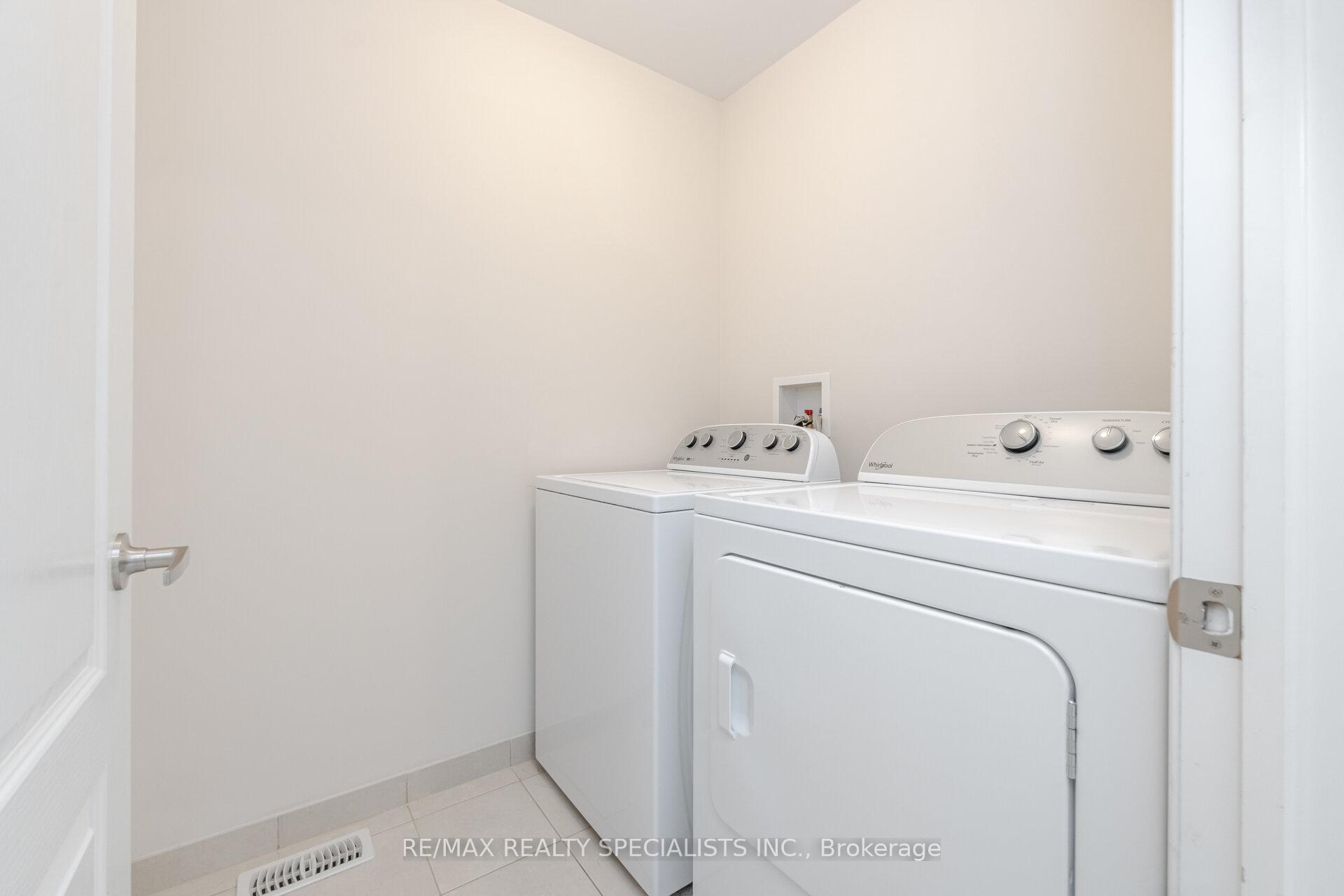 Photo 35 of 210 Woodley Crescent, Milton, Willmott — HOMEH