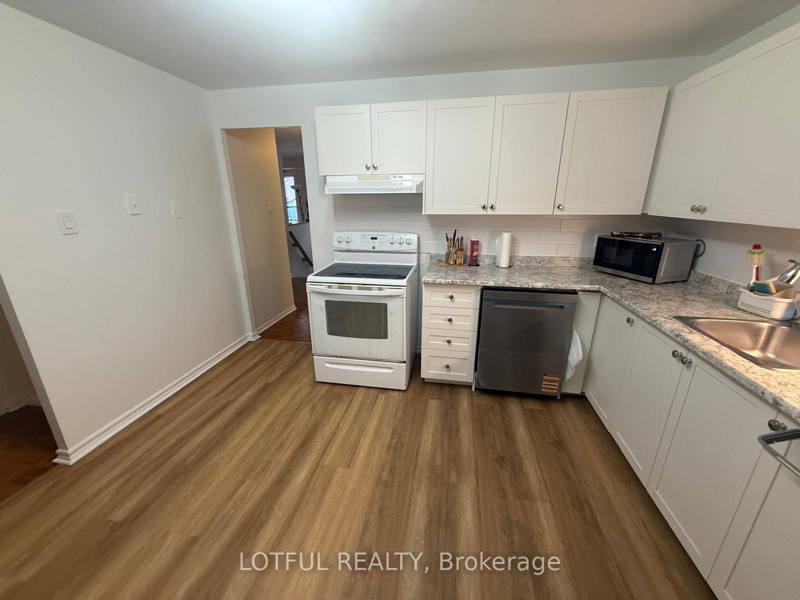 Photo 3 of 7 Viewpointe Private, Ottawa, Mooneys Bay/Riverside Park — HOMEH