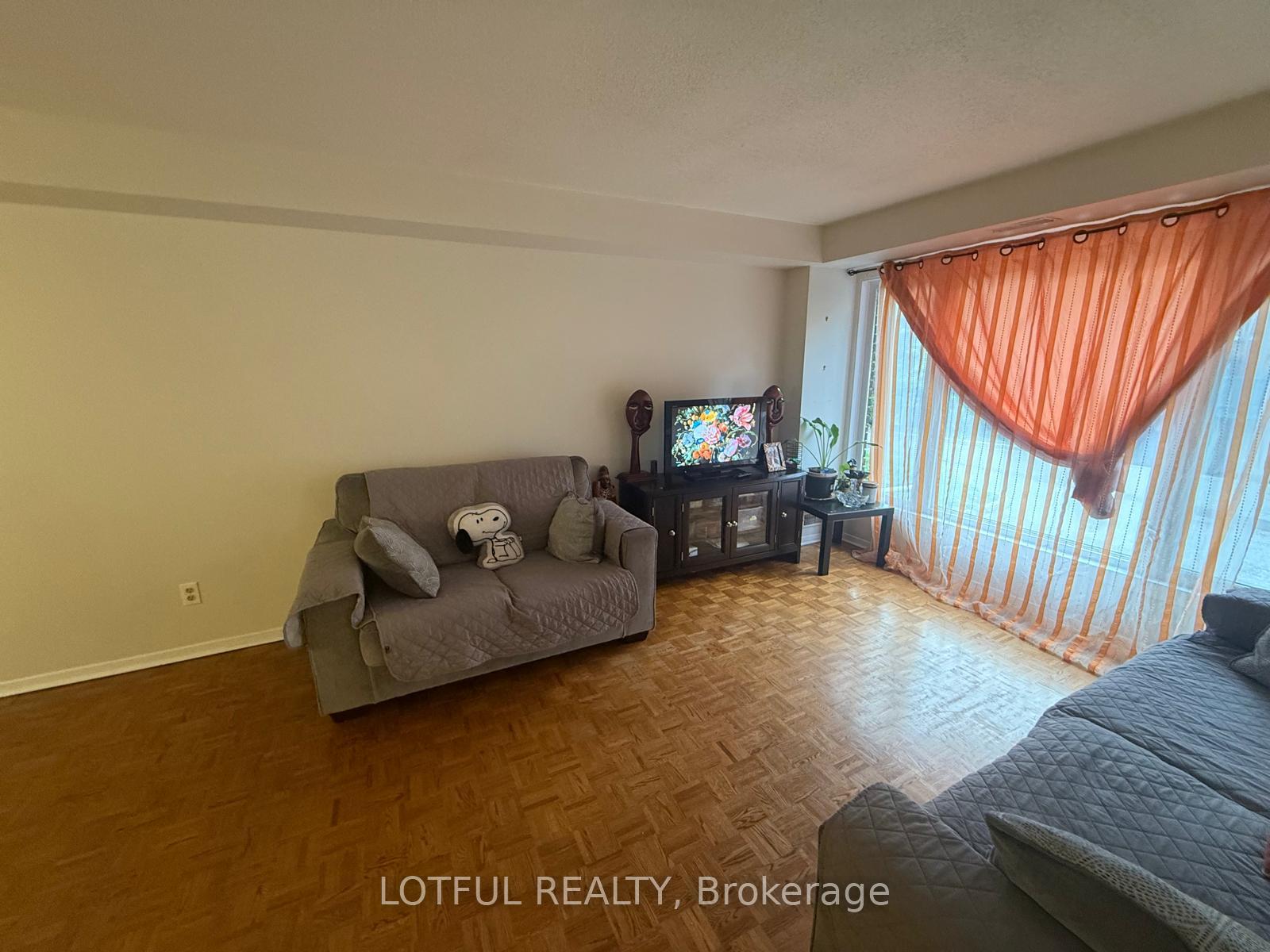 Photo 10 of 7 Viewpointe Private, Ottawa, Mooneys Bay/Riverside Park — HOMEH