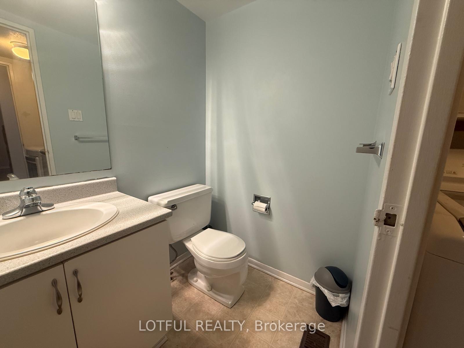 Photo 13 of 7 Viewpointe Private, Ottawa, Mooneys Bay/Riverside Park — HOMEH