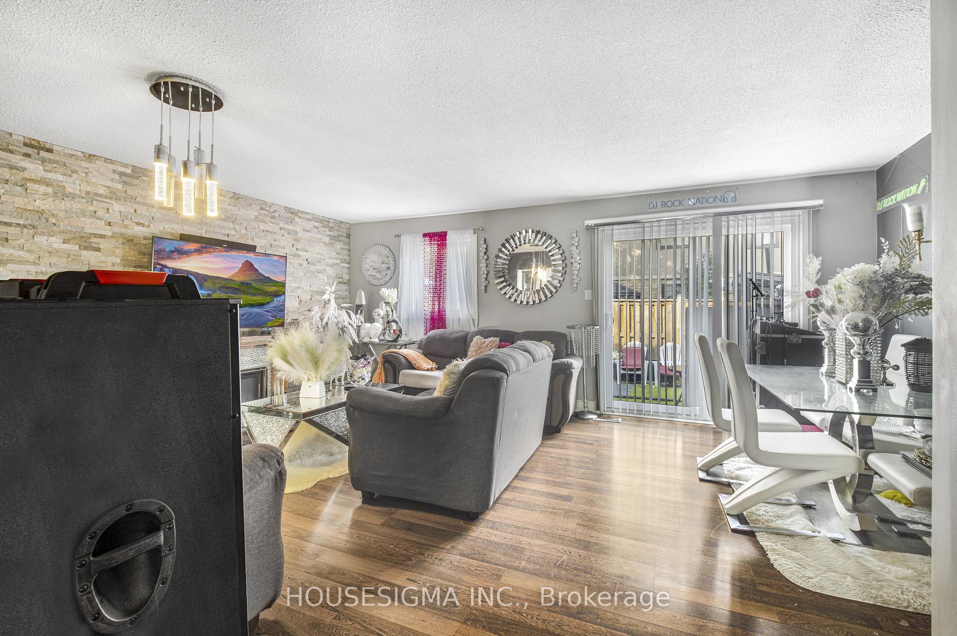 Photo 4 of Unit 61, 105 Hansen Road N, Brampton, Madoc — HOMEH