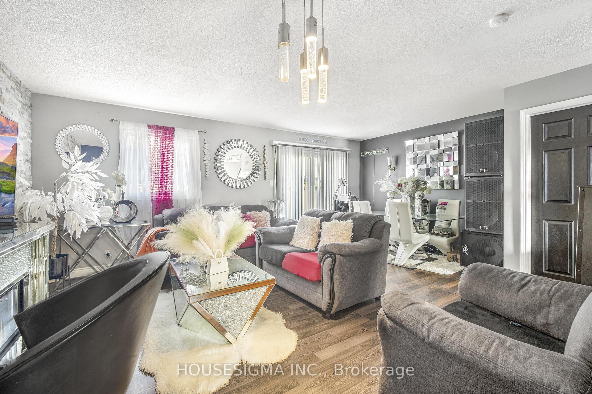 Photo 5 of Unit 61, 105 Hansen Road N, Brampton, Madoc — HOMEH