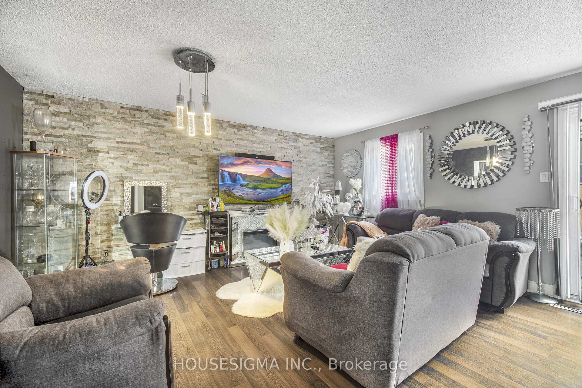 Photo 8 of Unit 61, 105 Hansen Road N, Brampton, Madoc — HOMEH