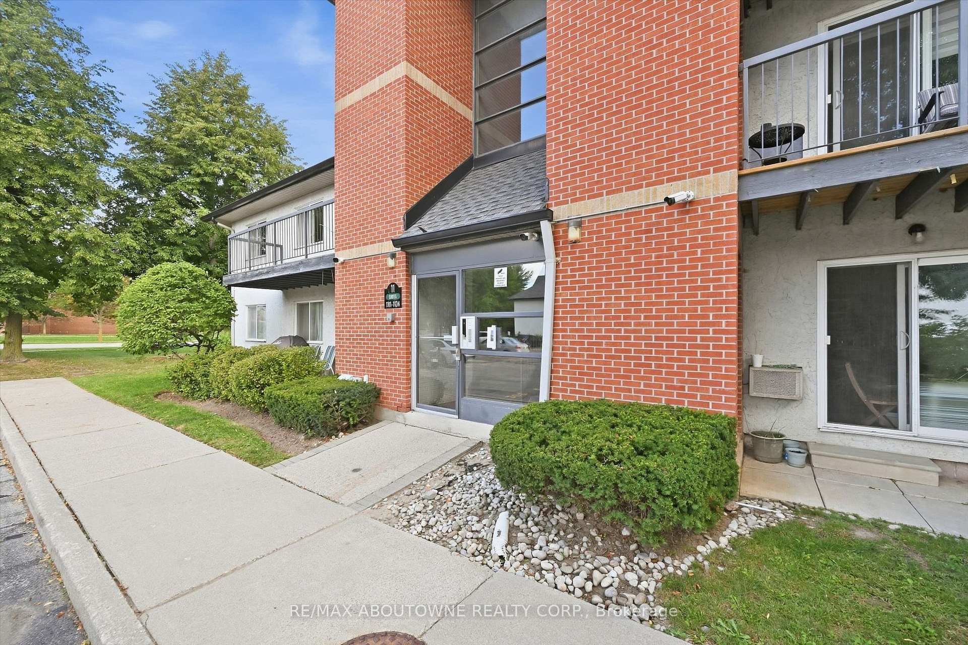 Photo 2 of Unit 1121, 1450 Glen Abbey Gate, Oakville, Glen Abbey — HOMEH