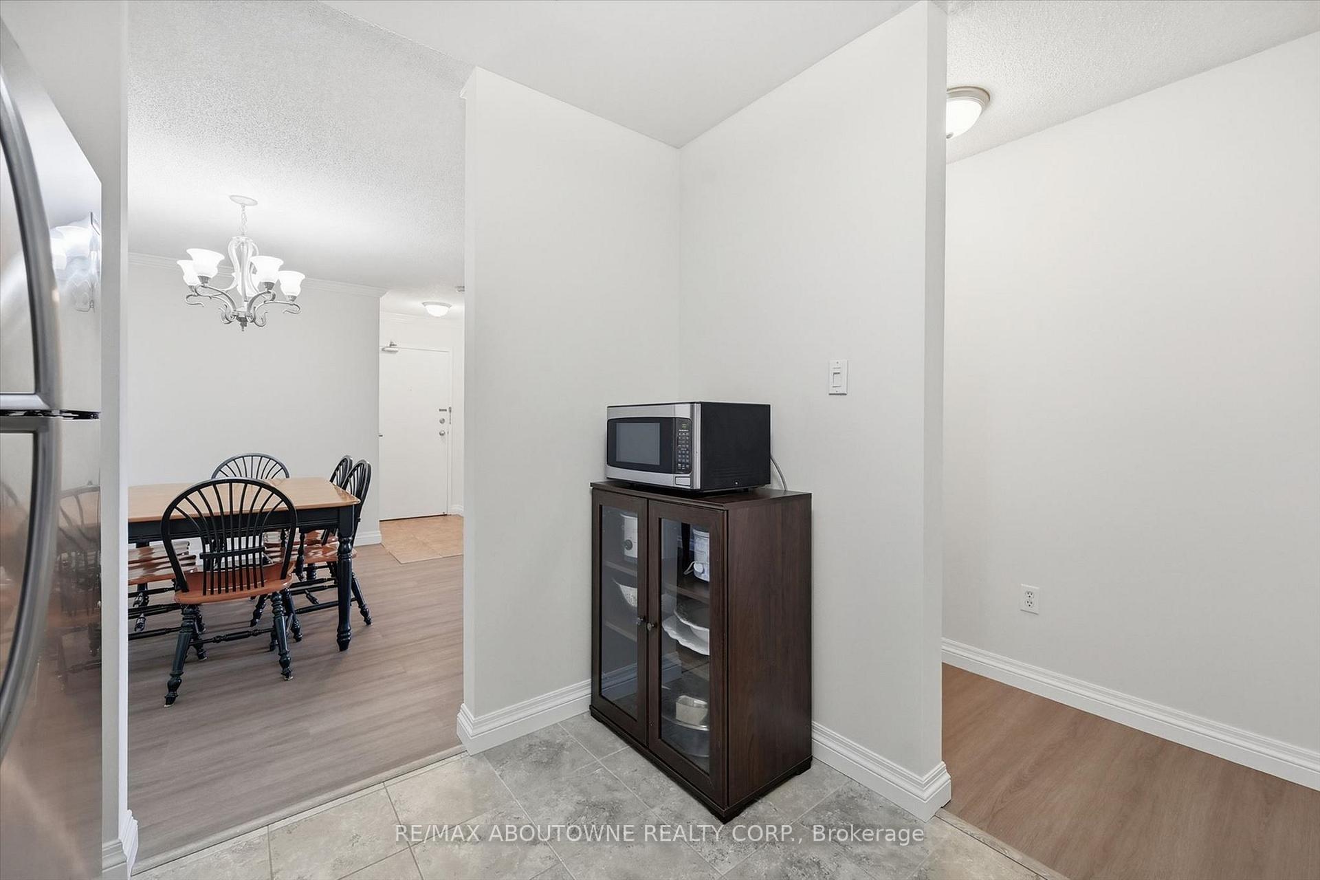 Photo 18 of Unit 1121, 1450 Glen Abbey Gate, Oakville, Glen Abbey — HOMEH