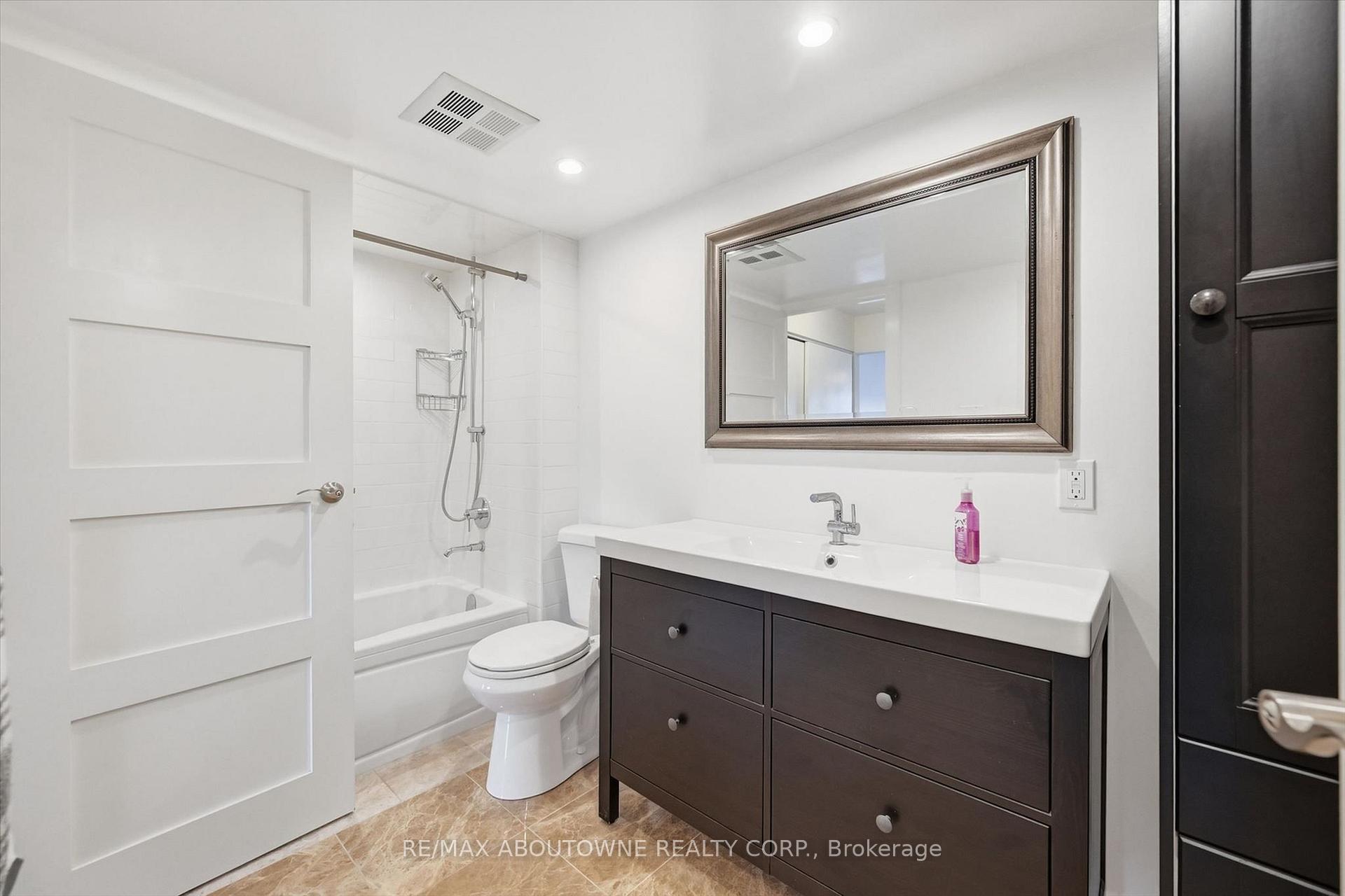 Photo 25 of Unit 1121, 1450 Glen Abbey Gate, Oakville, Glen Abbey — HOMEH