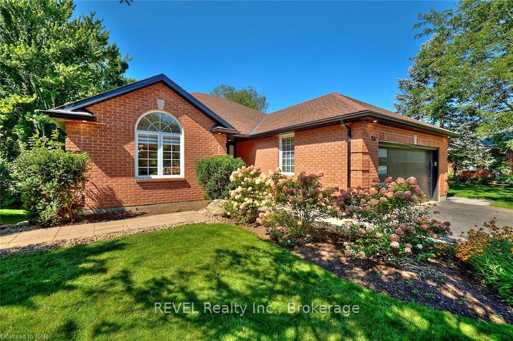 Photo 3 of 26 Oakridge Boulevard, Pelham, Fonthill — HOMEH