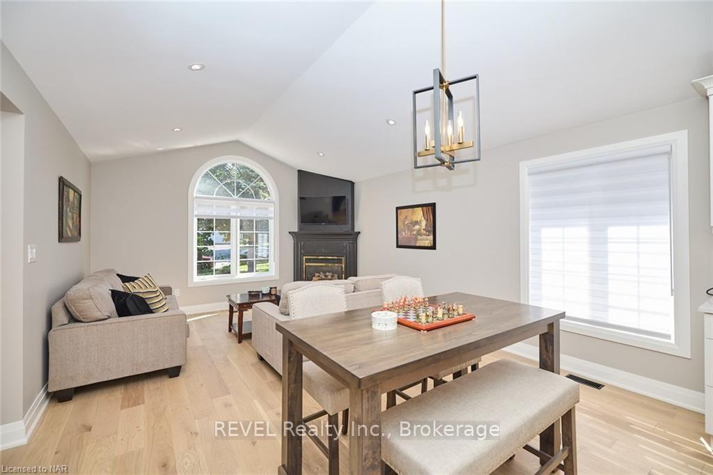 Photo 5 of 26 Oakridge Boulevard, Pelham, Fonthill — HOMEH