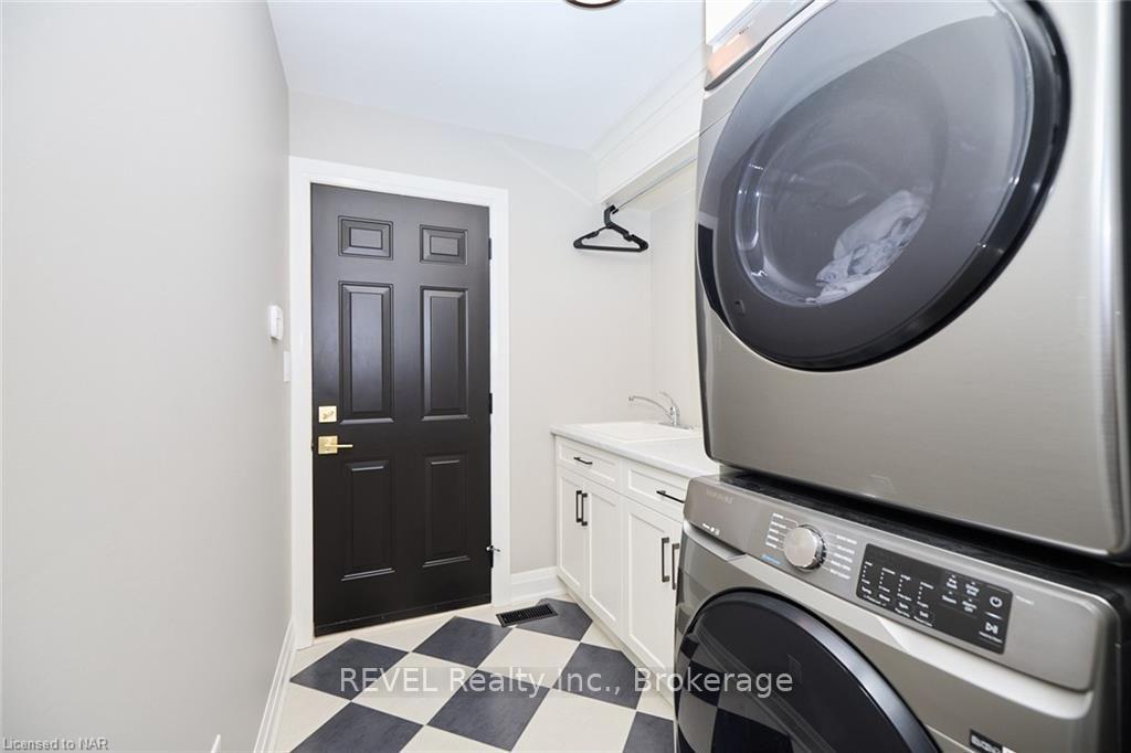 Photo 17 of 26 Oakridge Boulevard, Pelham, Fonthill — HOMEH
