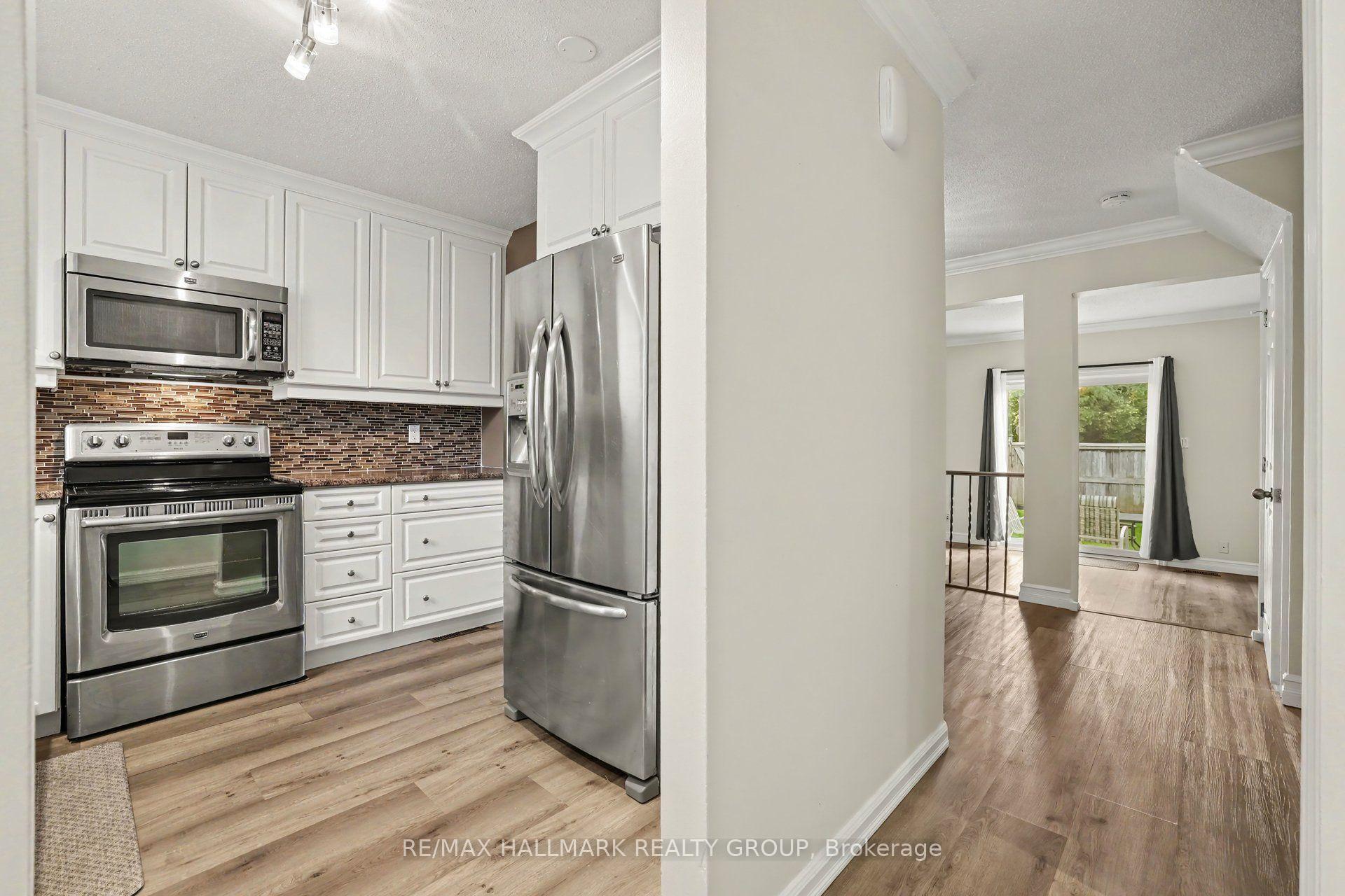 Photo 3 of Unit 29, 108 Barrow Crescent, Ottawa, Kanata - Katimavik — HOMEH