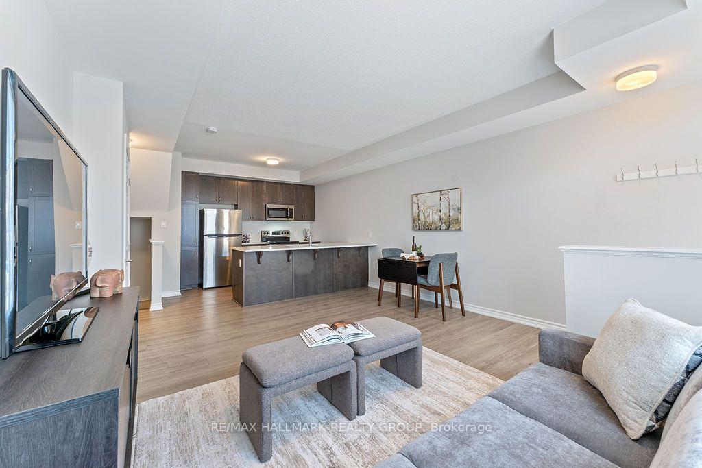 Photo 3 of 710 Kizis Private, Ottawa, CFB Rockcliffe and Area — HOMEH