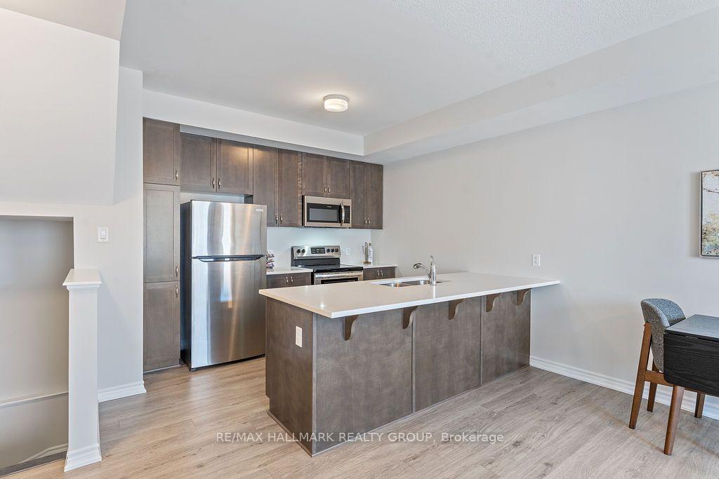 Photo 6 of 710 Kizis Private, Ottawa, CFB Rockcliffe and Area — HOMEH