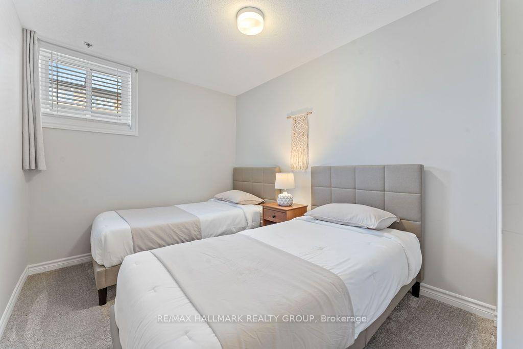 Photo 14 of 710 Kizis Private, Ottawa, CFB Rockcliffe and Area — HOMEH