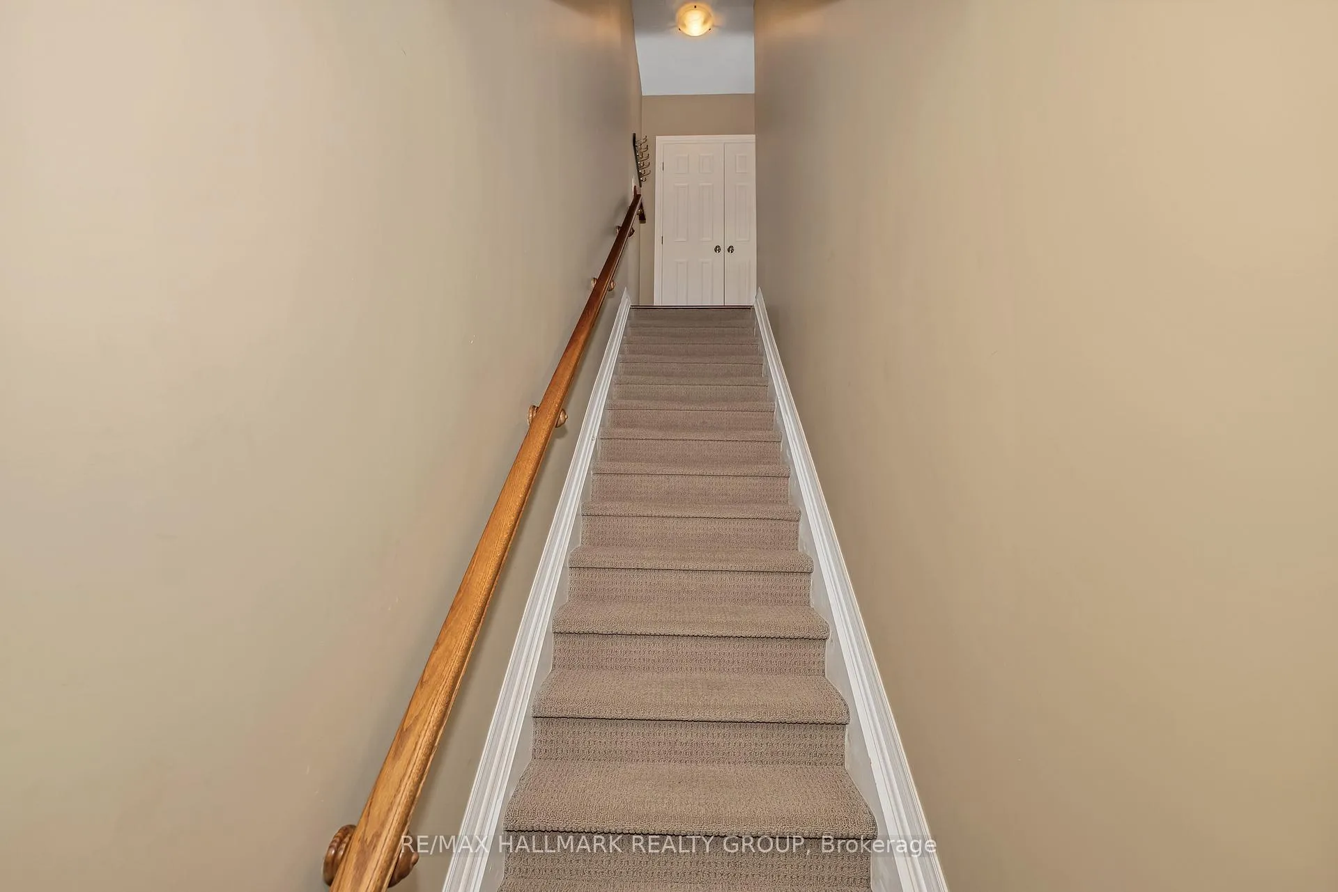 Photo 3 of Unit 6, 1220 Mcwatters Road, Ottawa, Queensway Terrace South/Ridgeview — HOMEH