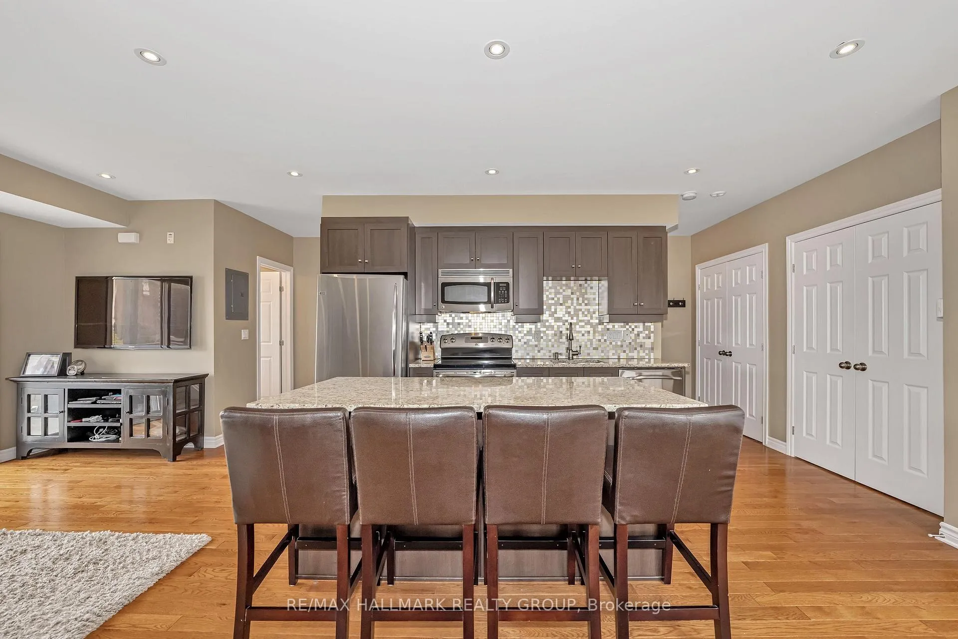 Photo 5 of Unit 6, 1220 Mcwatters Road, Ottawa, Queensway Terrace South/Ridgeview — HOMEH