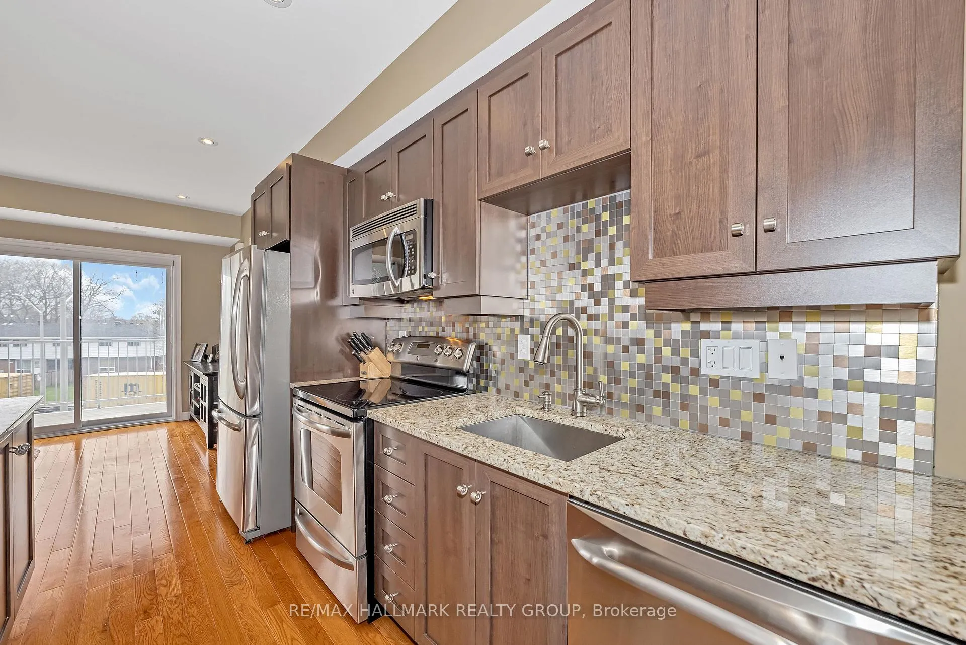 Photo 6 of Unit 6, 1220 Mcwatters Road, Ottawa, Queensway Terrace South/Ridgeview — HOMEH