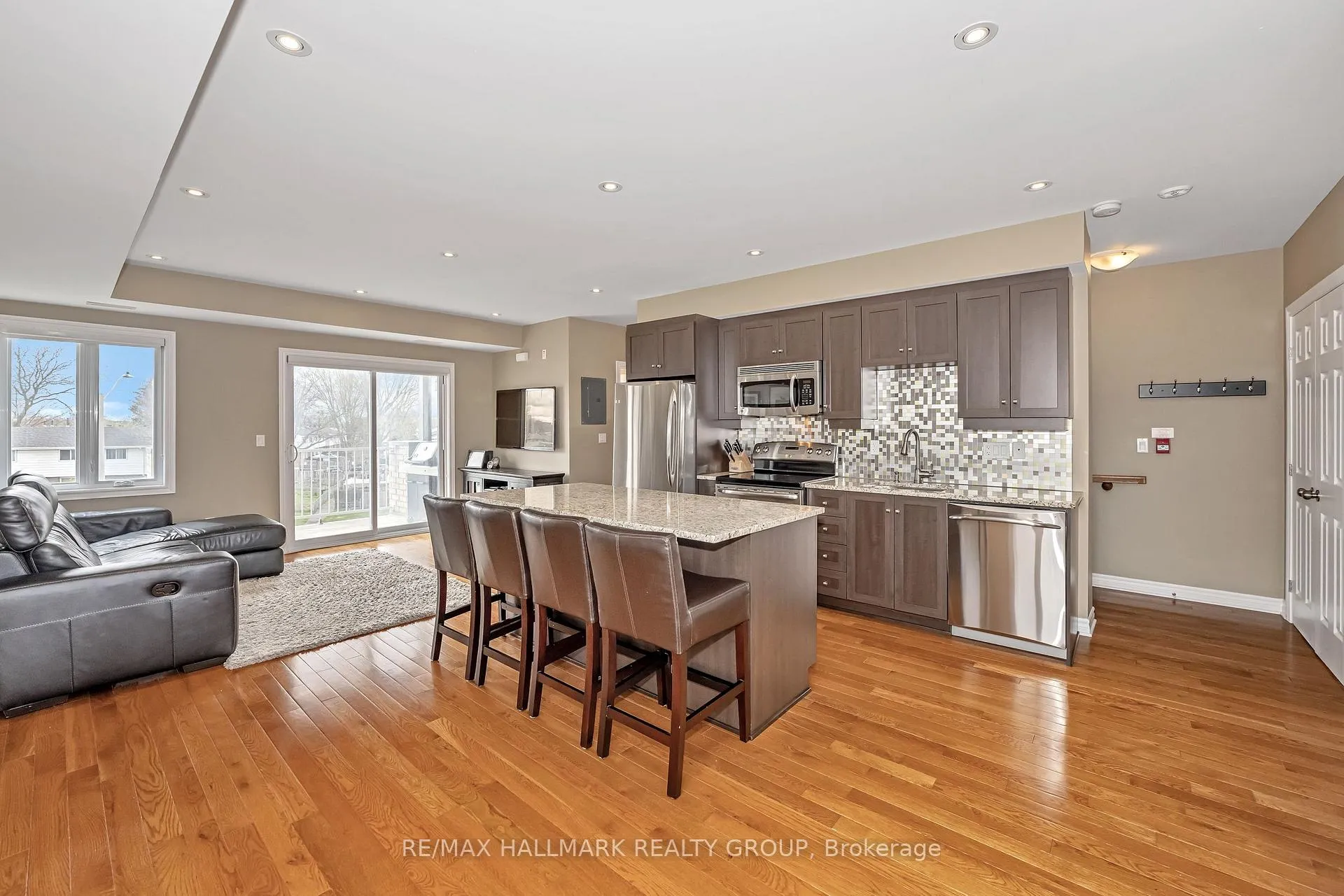 Photo 7 of Unit 6, 1220 Mcwatters Road, Ottawa, Queensway Terrace South/Ridgeview — HOMEH