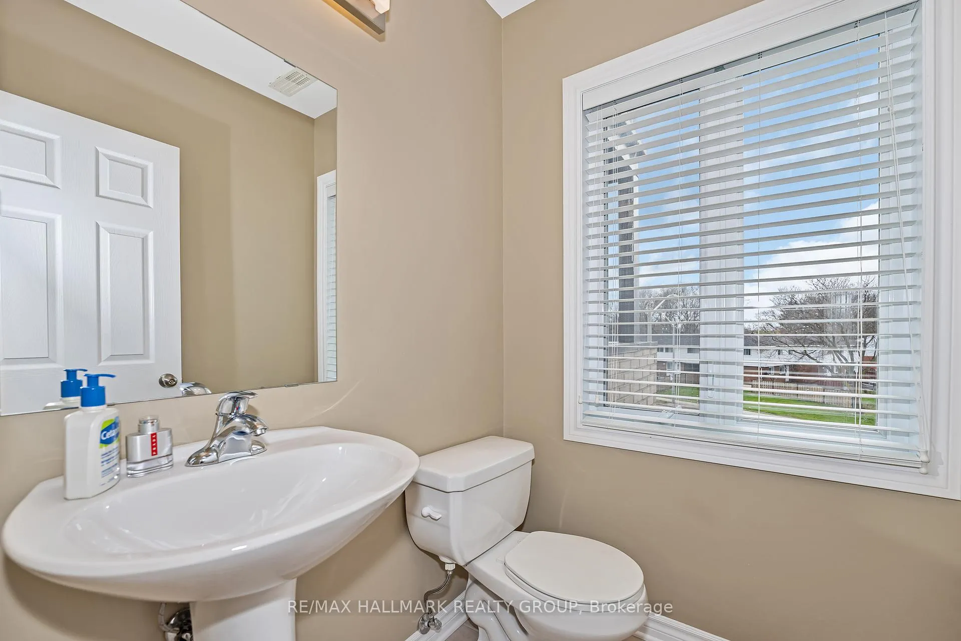 Photo 12 of Unit 6, 1220 Mcwatters Road, Ottawa, Queensway Terrace South/Ridgeview — HOMEH