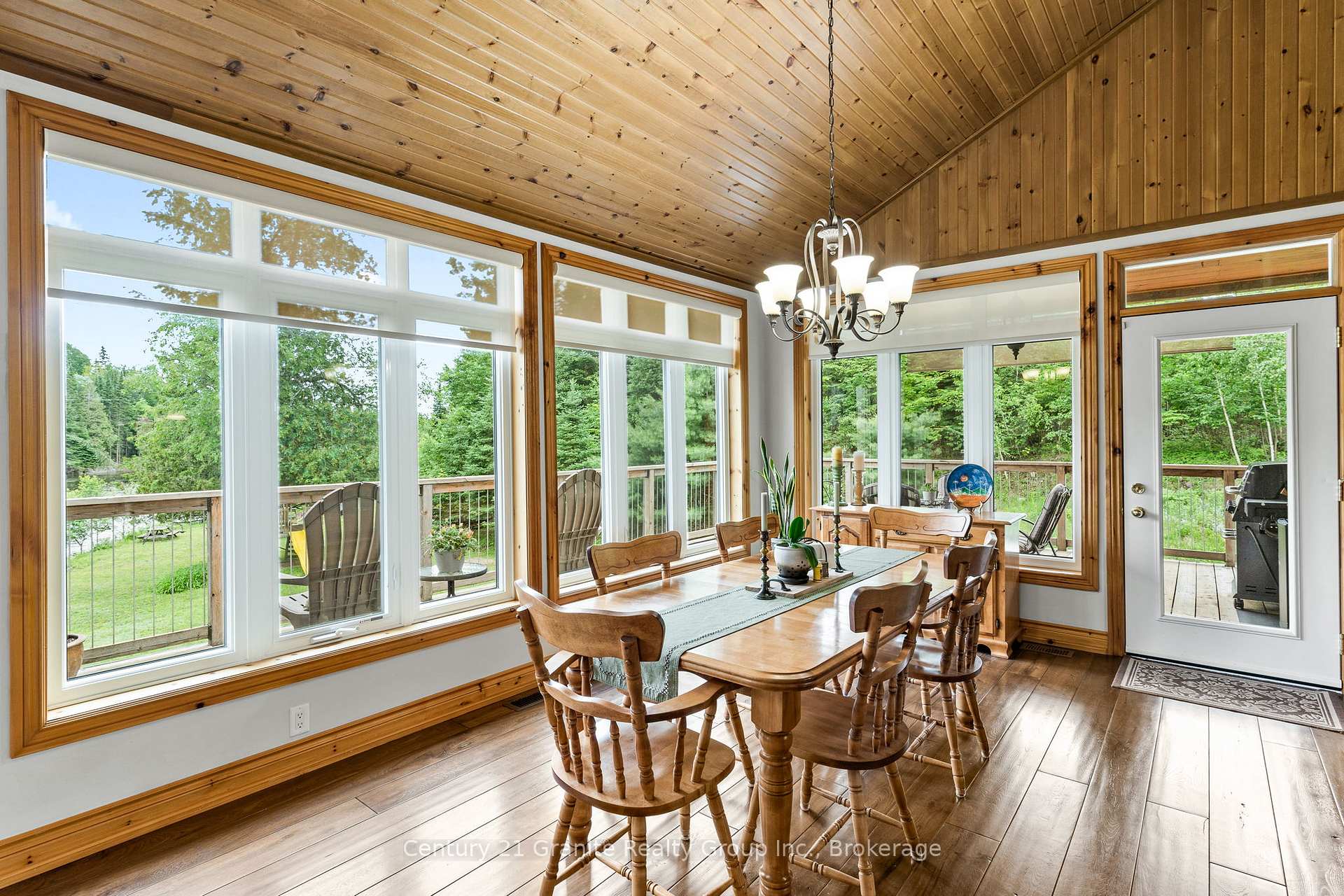 Photo 12 of 1003 Pontiac Drive, Minden Hills, Minden — HOMEH
