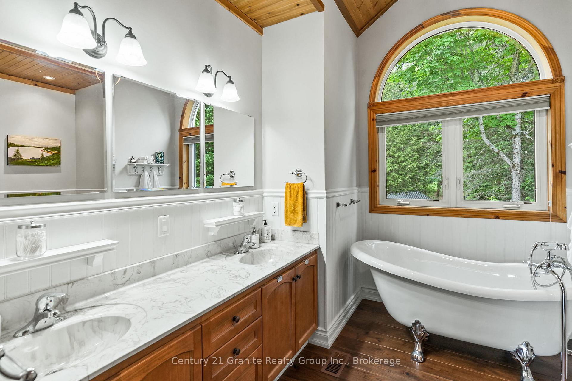Photo 23 of 1003 Pontiac Drive, Minden Hills, Minden — HOMEH