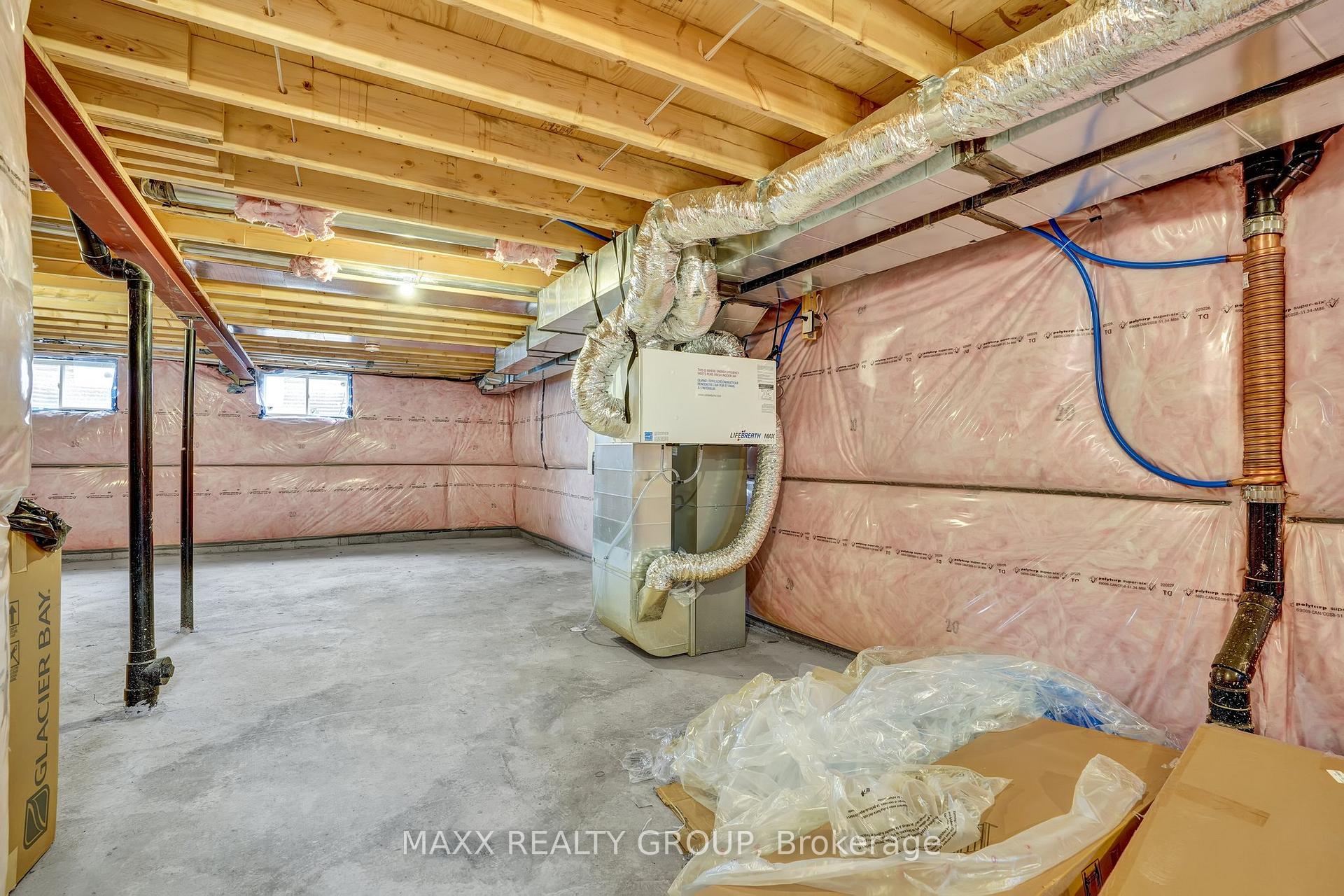 Photo 37 of 352 Alberta Street, Welland, Lincoln/Crowland — HOMEH