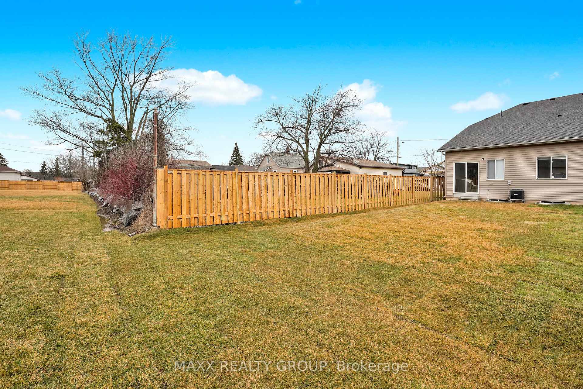 Photo 42 of 352 Alberta Street, Welland, Lincoln/Crowland — HOMEH